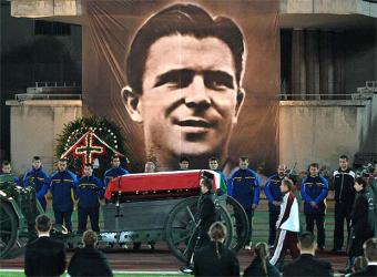 Homenaje Puskas